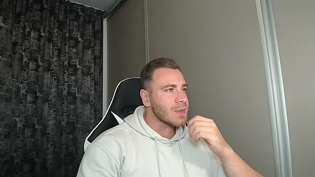 Thori92 online show from September 17, 2025, 5:58 pm