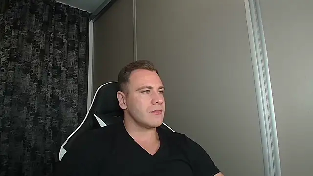 Thori92 online show from September 18, 2025, 6:10 pm