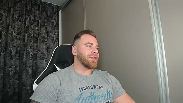 Thori92 online show from November 4, 2025, 6:18 pm