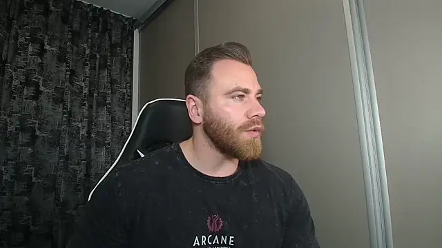 Thori92 online show from December 1, 2025, 4:45 pm