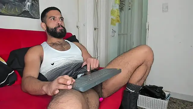 Snapshot of sweatyhairypig23 chatting on January 11, 2026, 3:55 am sweatyhairypig23 online show from January 11, 2026, 3:55 am