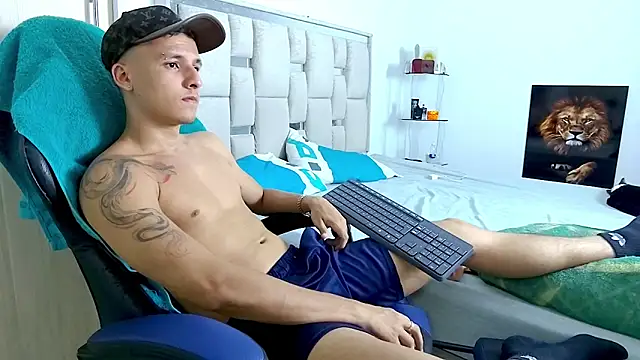 Snapshot of Andrew_lovely18 chatting on February 17, 2026, 3:03 am Andrew lovely18 online show from February 17, 2026, 3:03 am