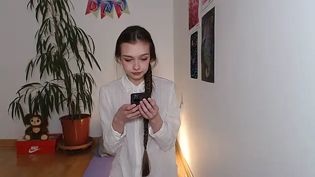 Michelle Melnss online show from January 17, 2025, 5:32 am