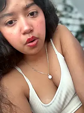Peach Girll online show from April 22, 2026, 2:51 pm