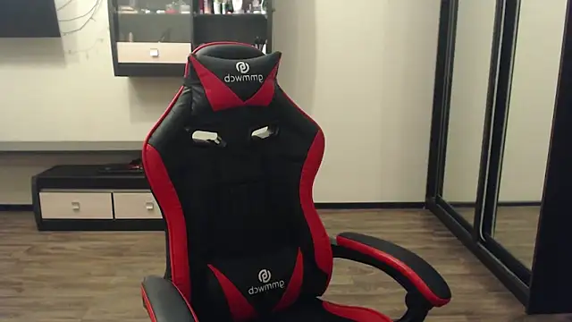 Laralianna online show from March 1, 2025, 5:16 pm