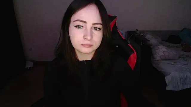 Laralianna online show from October 31, 2025, 3:46 pm