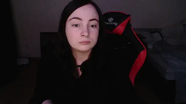 Laralianna online show from February 10, 2026, 8:57 pm