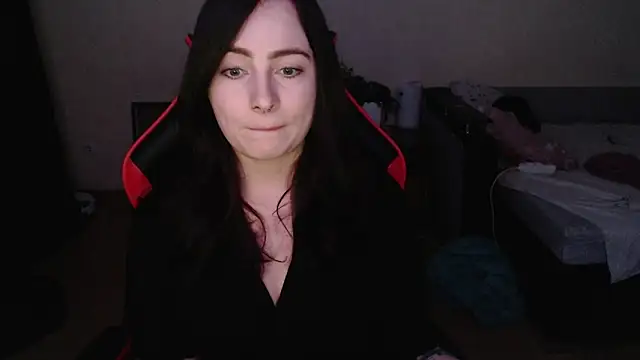 Laralianna online show from February 24, 2026, 6:50 pm