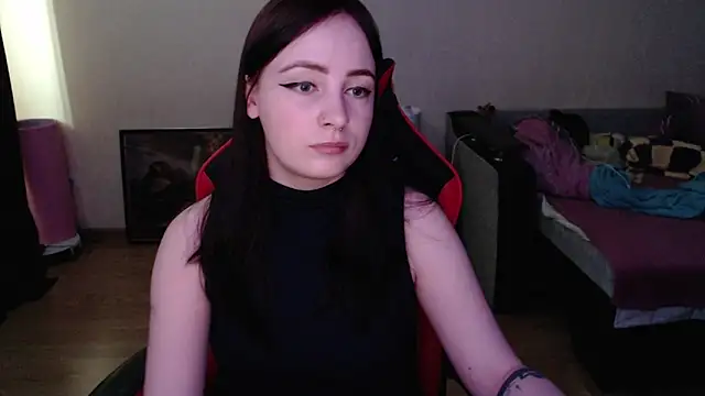 Laralianna online show from April 15, 2026, 7:48 am