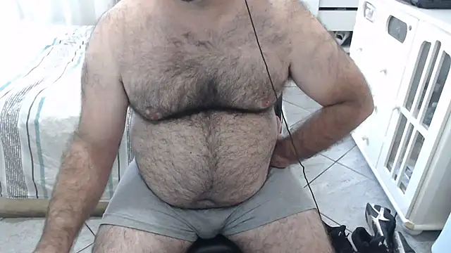 MysterBearMG online show from April 19, 2026, 6:54 pm