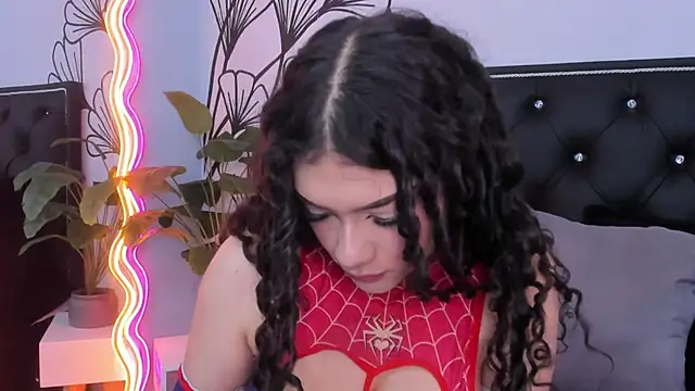 Sweet Ariadna  online show from November 29, 2025, 12:08 pm