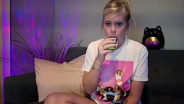 Lexi Shocker online show from September 26, 2025, 5:55 am