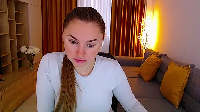  Mia Adams online show from October 10, 2025, 9:52 am