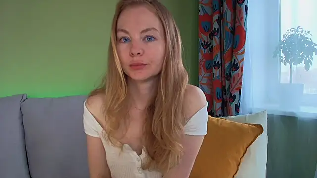 Cuddle Cat online show from April 12, 2026, 5:56 am