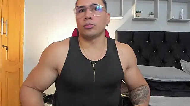 tyler hank01 online show from March 27, 2026, 1:22 am