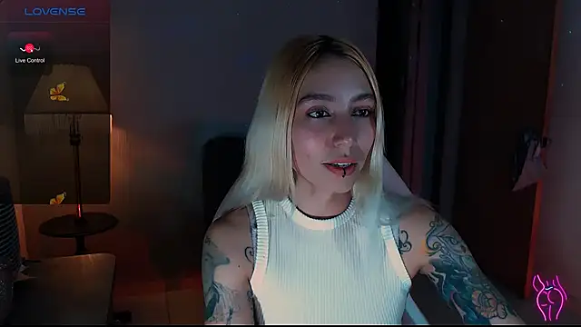 Saucy Jenn online show from December 8, 2024, 4:25 am