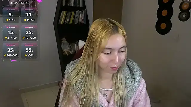 Saucy Jenn online show from September 28, 2025, 1:11 am