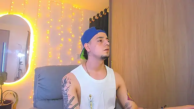 alejandro calderon1 online show from December 31, 2024, 4:49 am