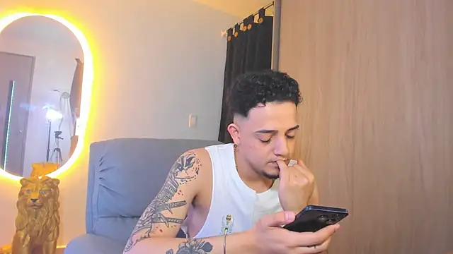 alejandro calderon1 online show from January 22, 2025, 7:03 am