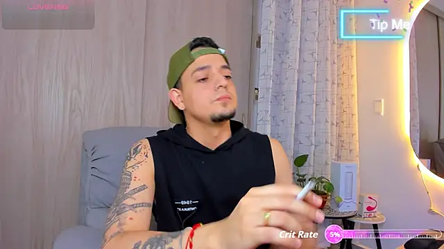 alejandro calderon1 online show from September 22, 2025, 4:14 am