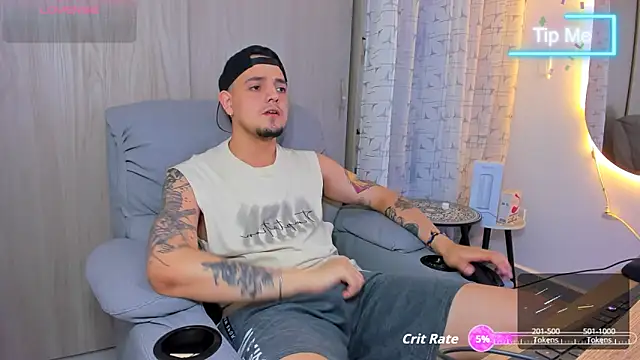 alejandro calderon1 online show from September 29, 2025, 5:23 am