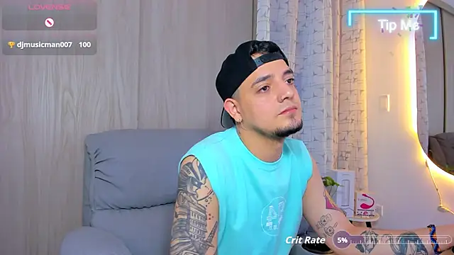 alejandro calderon1 online show from October 3, 2025, 3:47 am