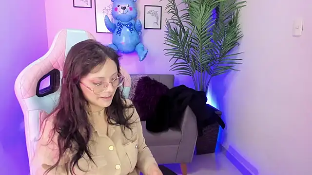 Kyomi chang online show from March 3, 2025, 12:37 pm