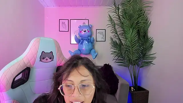 Kyomi chang online show from March 14, 2025, 1:02 pm