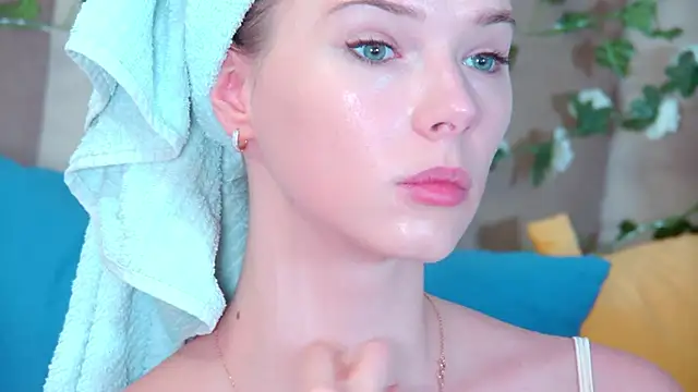 GentleRossi online show from April 10, 2026, 3:06 pm