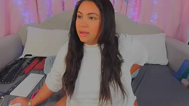 MeghanXO online show from February 17, 2025, 1:21 pm