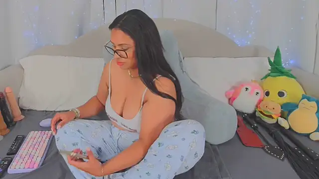 Snapshot of MeghanXO chatting on June 25, 2026, 2:00 am MeghanXO online show from June 25, 2026, 2:00 am
