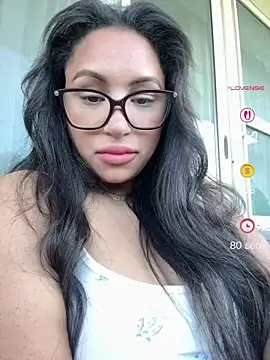 Snapshot of MeghanXO chatting on July 8, 2026, 1:37 pm MeghanXO online show from July 8, 2026, 1:37 pm