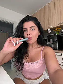 Snapshot of Scarlett-Dream chatting on July 2, 2026, 6:08 am Scarlett-Dream online show from July 2, 2026, 6:08 am