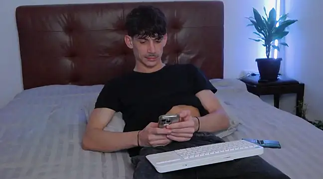 DanielCrush1 online show from February 15, 2025, 3:52 am