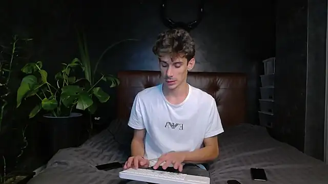 DanielCrush1 online show from September 28, 2025, 9:20 pm