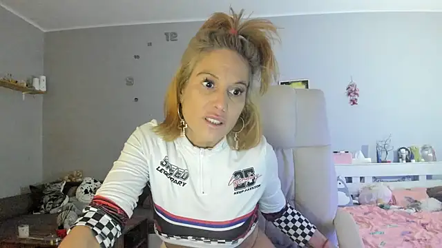 Orchideaxx online show from March 10, 2025, 1:01 am