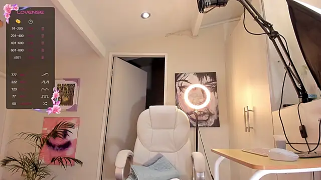 catalinasaiz online show from February 10, 2025, 4:19 am