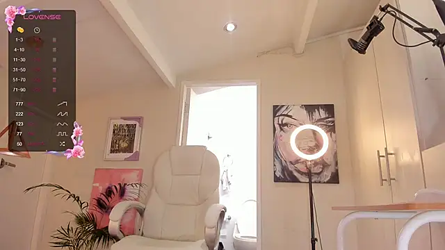 catalinasaiz online show from February 25, 2025, 2:00 pm