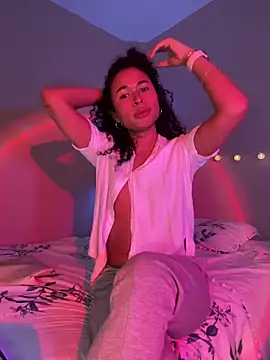 GabriSaenz online show from January 24, 2025, 11:12 pm