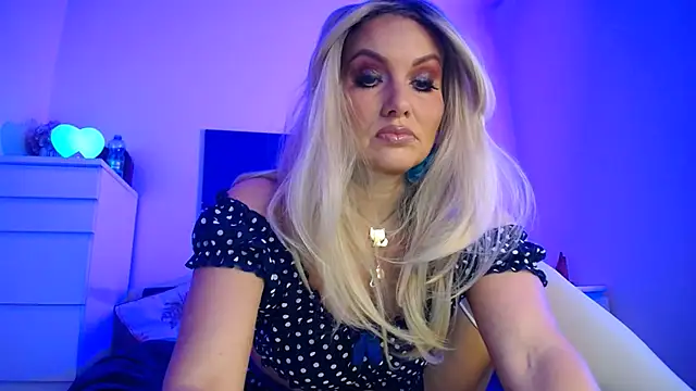 Tinkerbell822 online show from February 16, 2025, 8:54 am