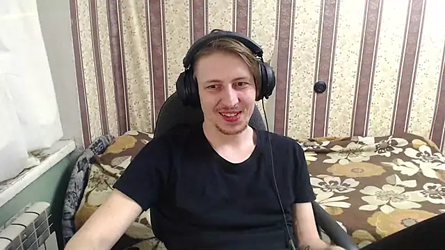 darienlarge online show from October 11, 2025, 9:02 pm