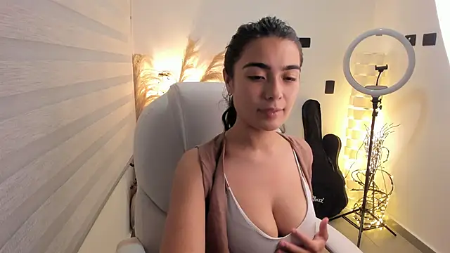 Snapshot of Alexandra_ra chatting on February 5, 2026, 3:22 am Alexandra ra online show from February 5, 2026, 3:22 am