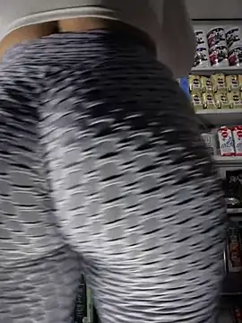 sammyqueenx21 online show from February 19, 2025, 10:34 am