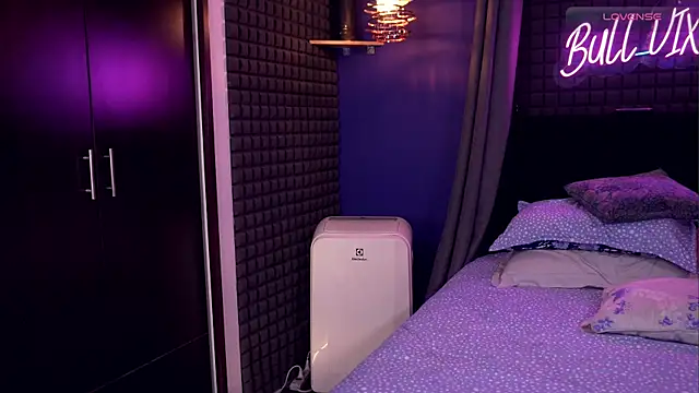 bull vixen2001 online show from February 22, 2026, 10:58 am