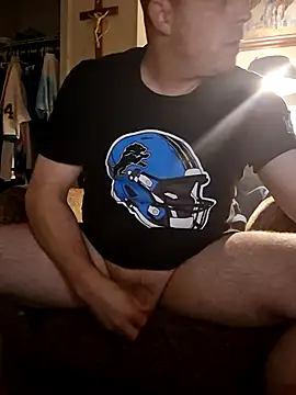 curiouscock38 online show from November 16, 2025, 11:10 pm