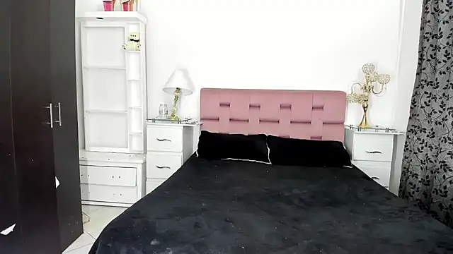 dollpamela online show from December 27, 2024, 8:18 pm