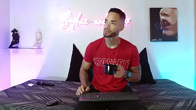 SophieFoxx17 online show from April 21, 2026, 12:00 pm