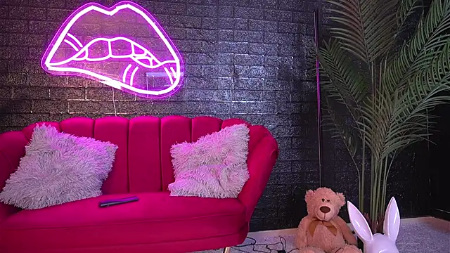 ScarlettQuate online show from January 17, 2025, 6:02 pm