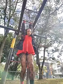  Laary online show from September 24, 2025, 8:01 pm