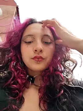  Laary online show from September 26, 2025, 8:35 pm